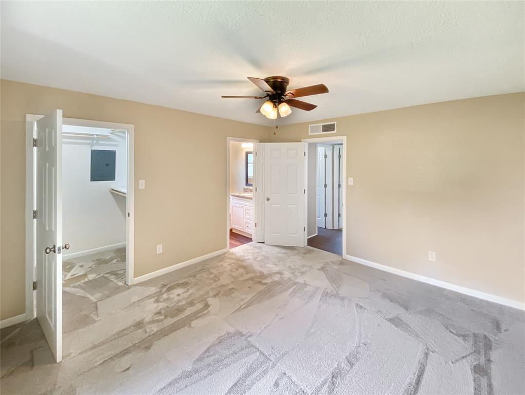 629 Carolyn St, Winnie, TX 77665