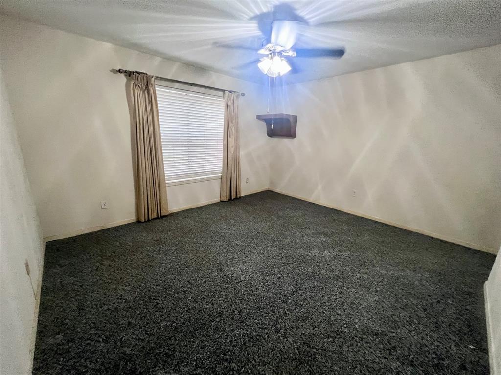 1111 Kelving Way, Wharton, TX 77488