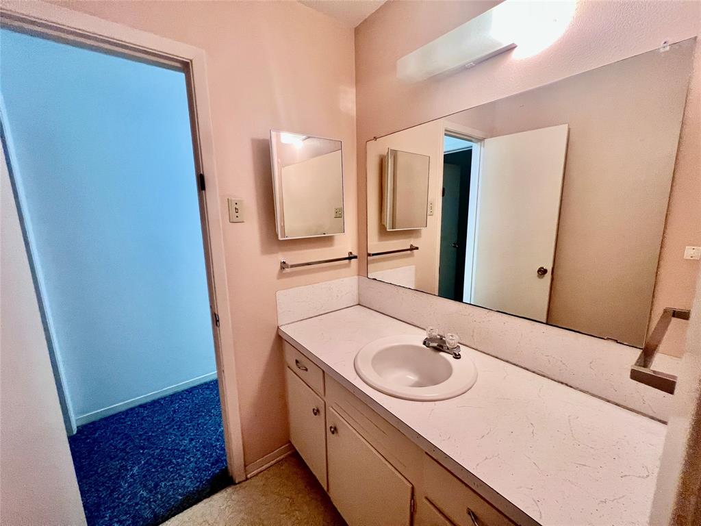 1111 Kelving Way, Wharton, TX 77488