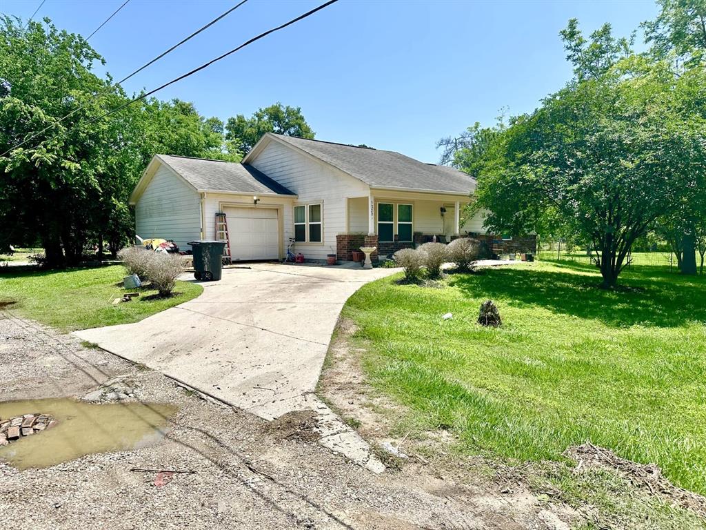 5220 Bayou Blvd, Baytown, TX 77521
