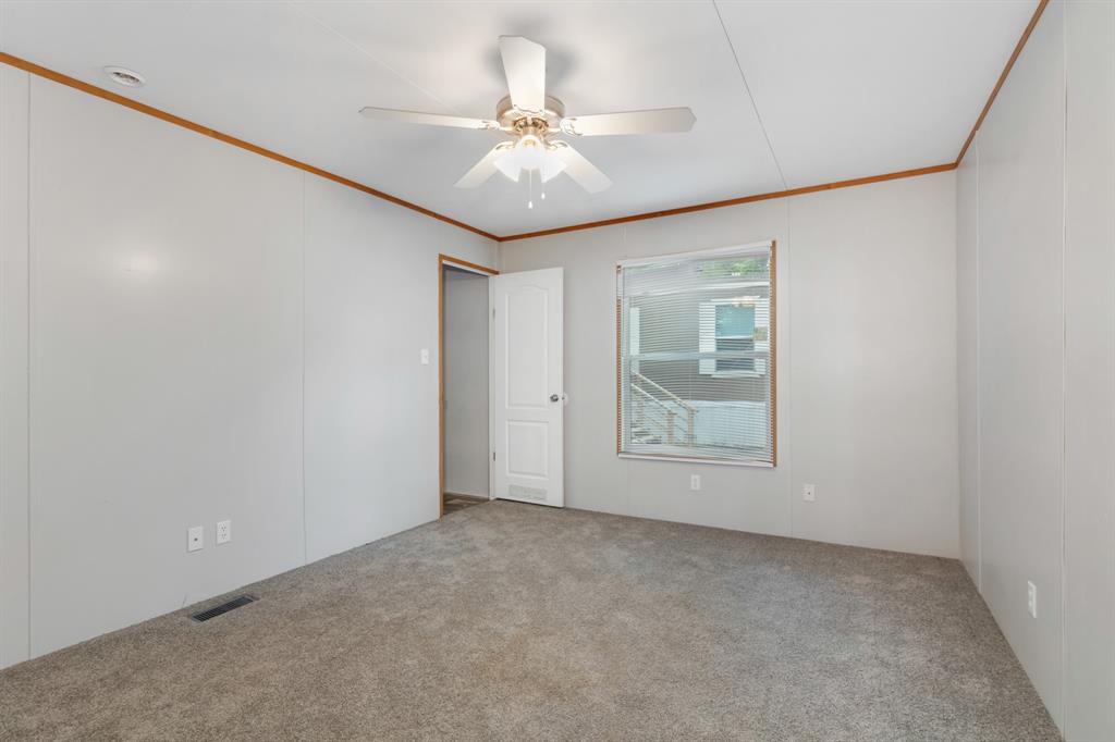 14130 Shadow Bay Dr, Willis, TX 77318