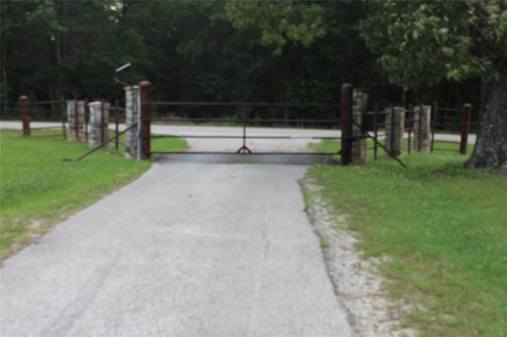 28111 Riley Rd, Waller, TX 77484