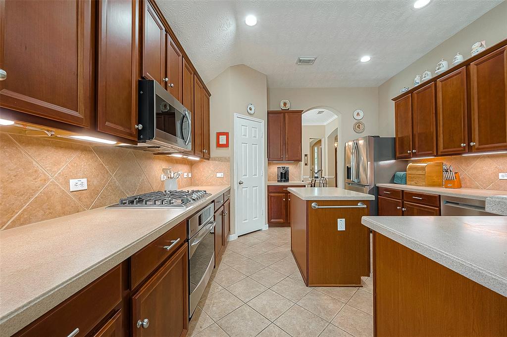 1803 Grayson Lakes Blvd, Katy, TX 77494