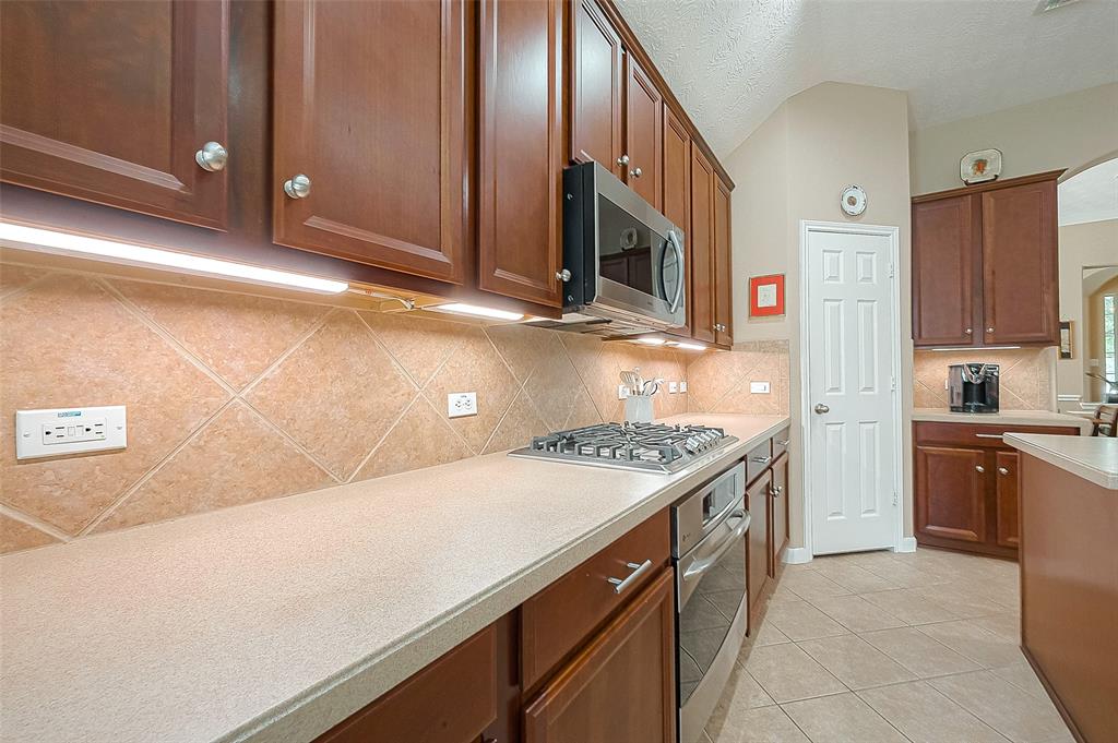 1803 Grayson Lakes Blvd, Katy, TX 77494