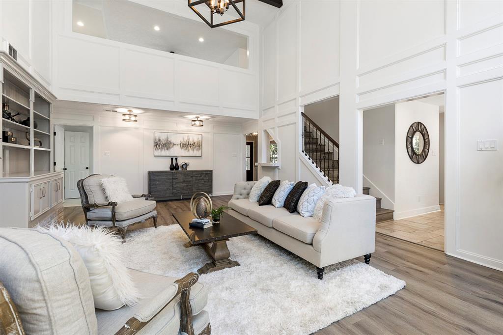 5 Thornhedge Ct, Spring, TX 77381