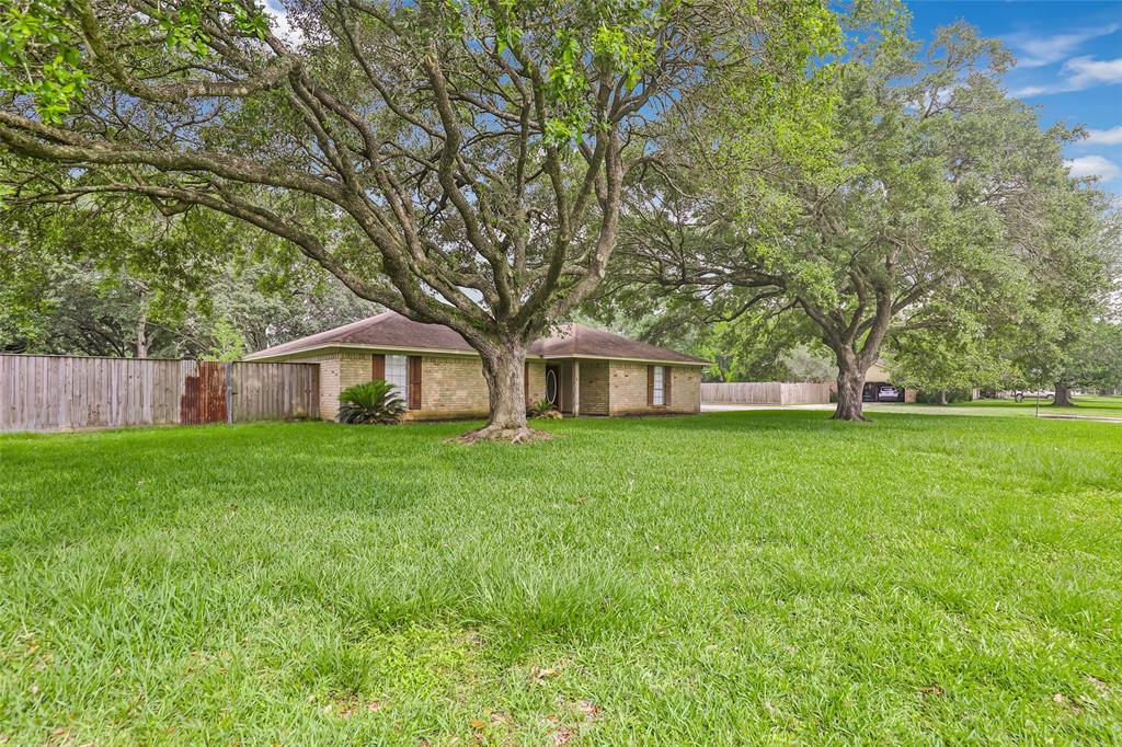 5011 N Travis Street, Liberty, TX 77575