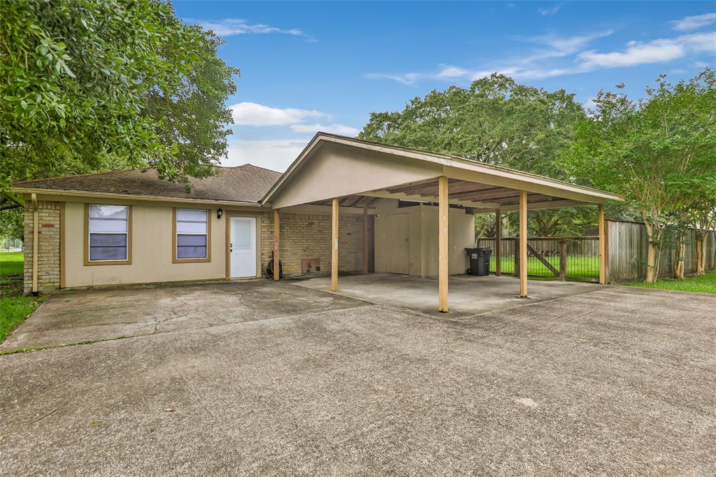 5011 N Travis Street, Liberty, TX 77575