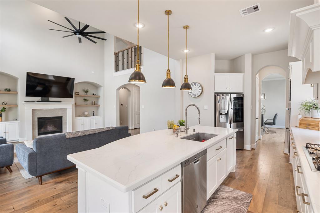 2119 Plum Creek Dr, Manvel, TX 77578