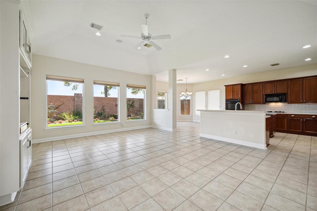 11411 Gallant Ridge Ln, Houston, TX 77082