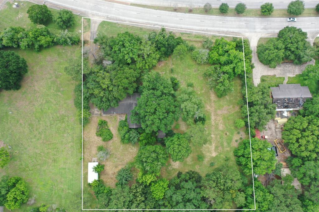 2402 Dixie Farm Rd, Pearland, TX 77581