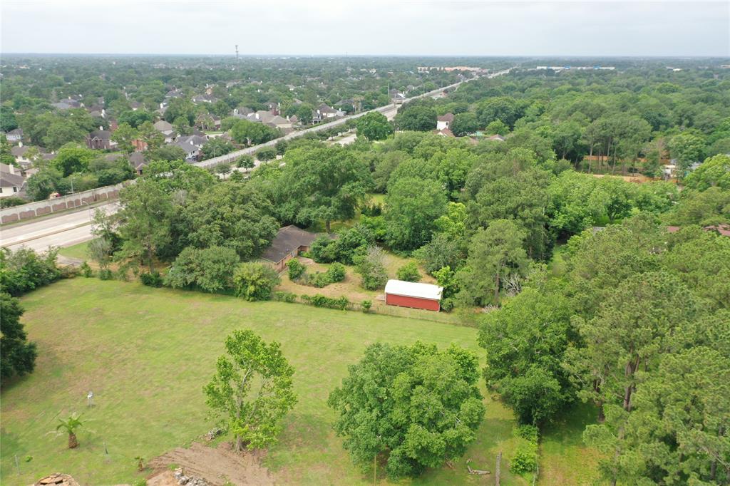 2402 Dixie Farm Rd, Pearland, TX 77581