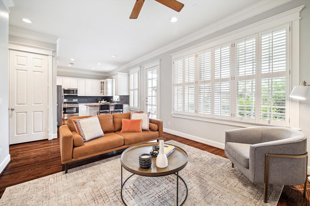 4033 Coleridge St, Houston, TX 77005