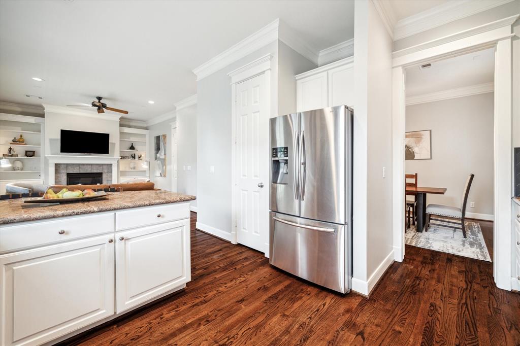 4033 Coleridge St, Houston, TX 77005