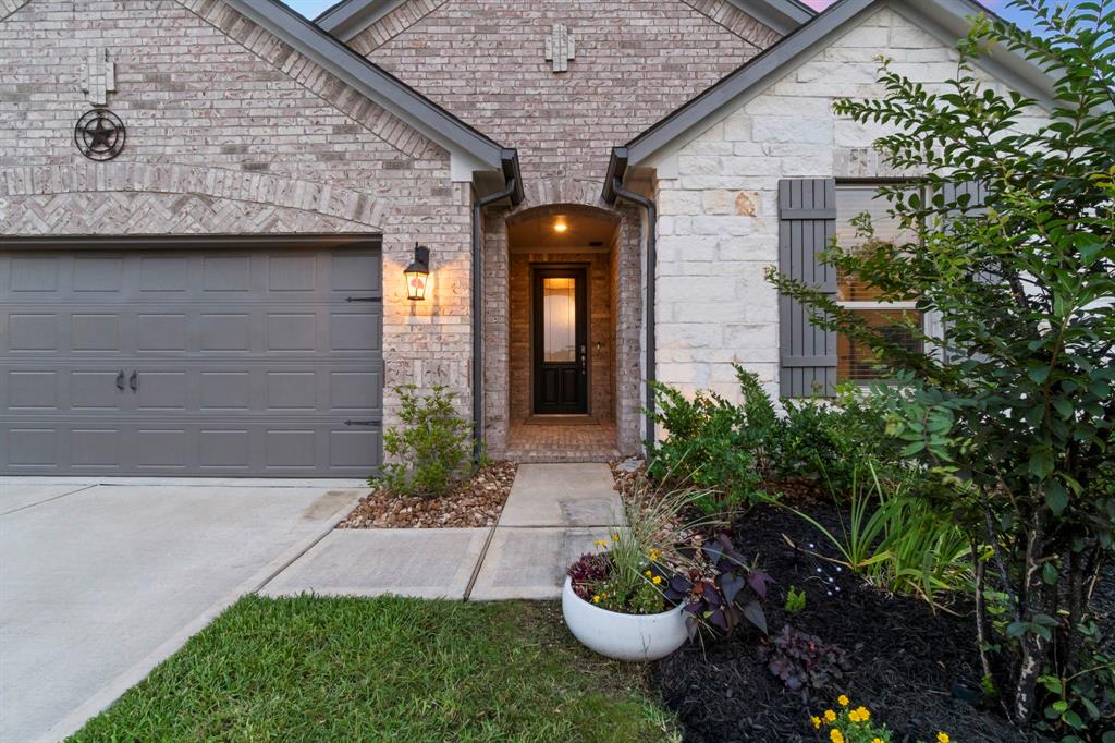 31030 Raleigh Creek Drive, Tomball, TX 77375