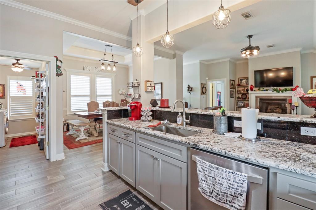 Property Detail on Theresa Riddle, Real Estate Professional 101 Revere Ct, Clute TX 77531