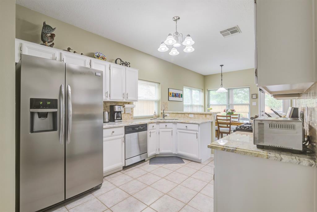 1232 Fawn Valley Drive, League City, TX 77573