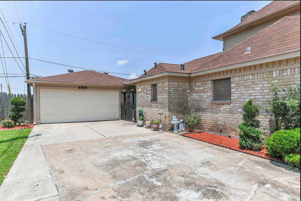2501 Williamsburg Drive, Pasadena, TX 77502