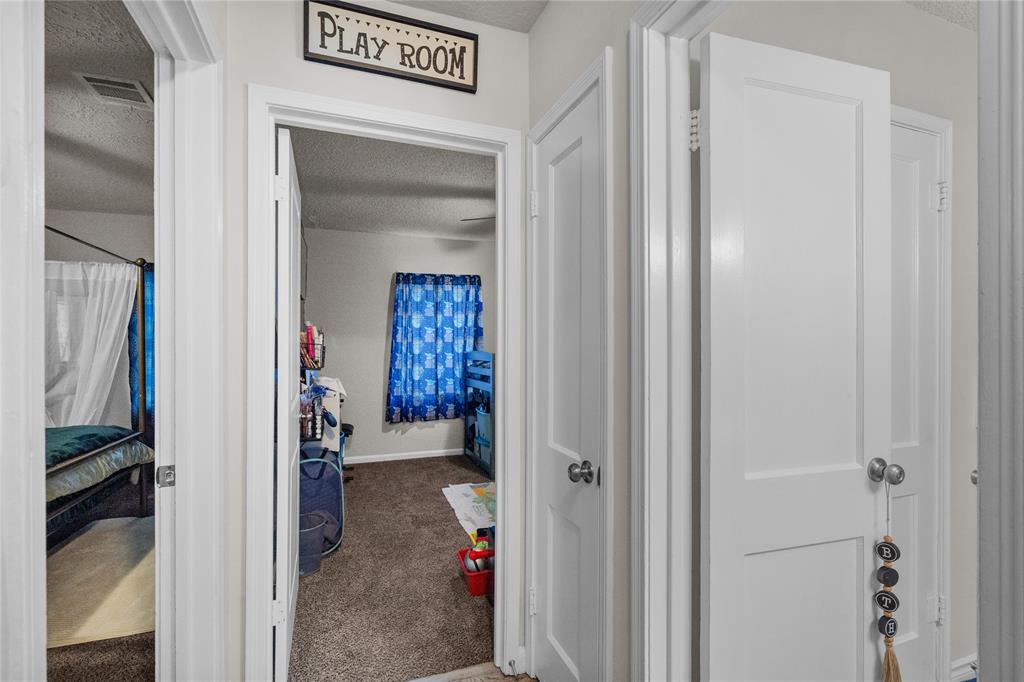 515 Dr, La Marque, TX 77568