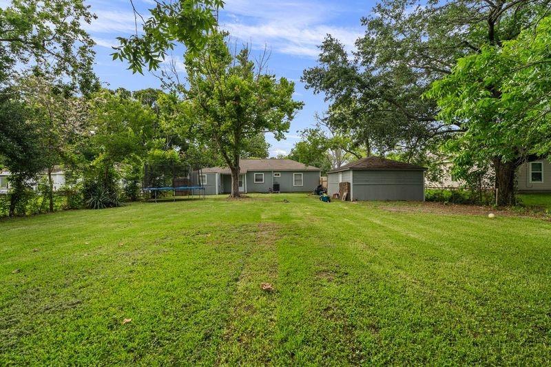 515 Dr, La Marque, TX 77568