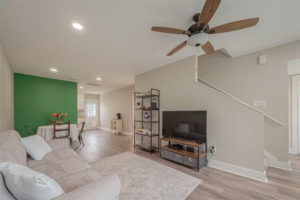 104 Morrell St, Baytown, TX 77520