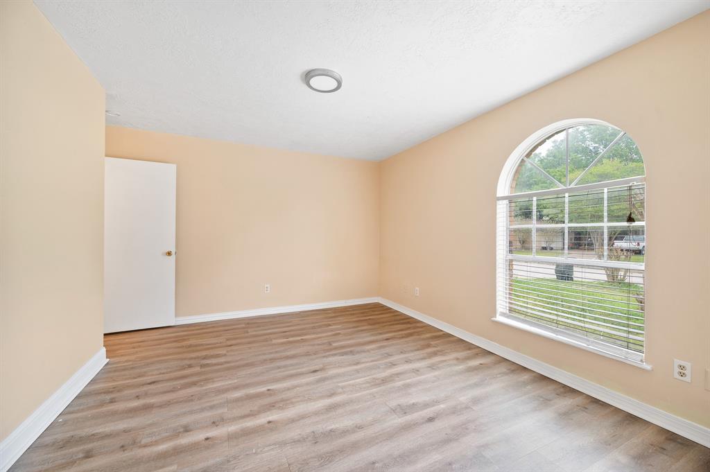 20319 Gate Ln, Humble, TX 77338