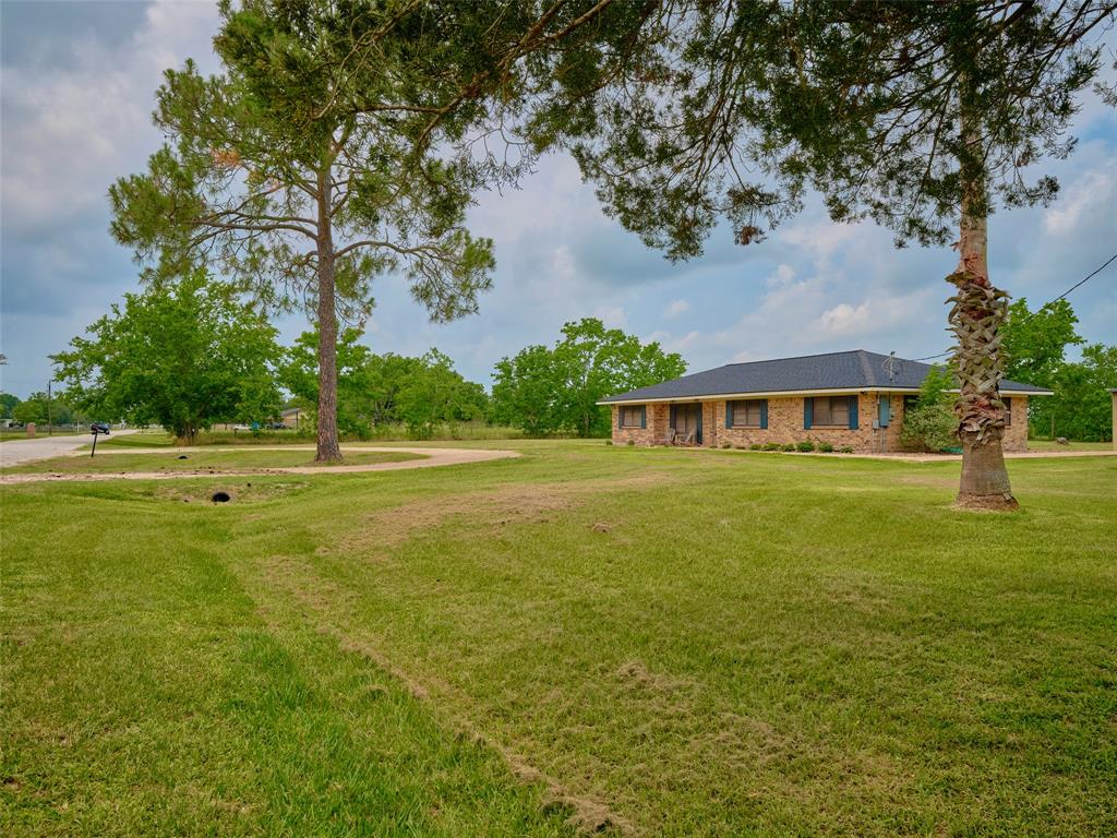 12002 Long Trl, Needville, TX 77461