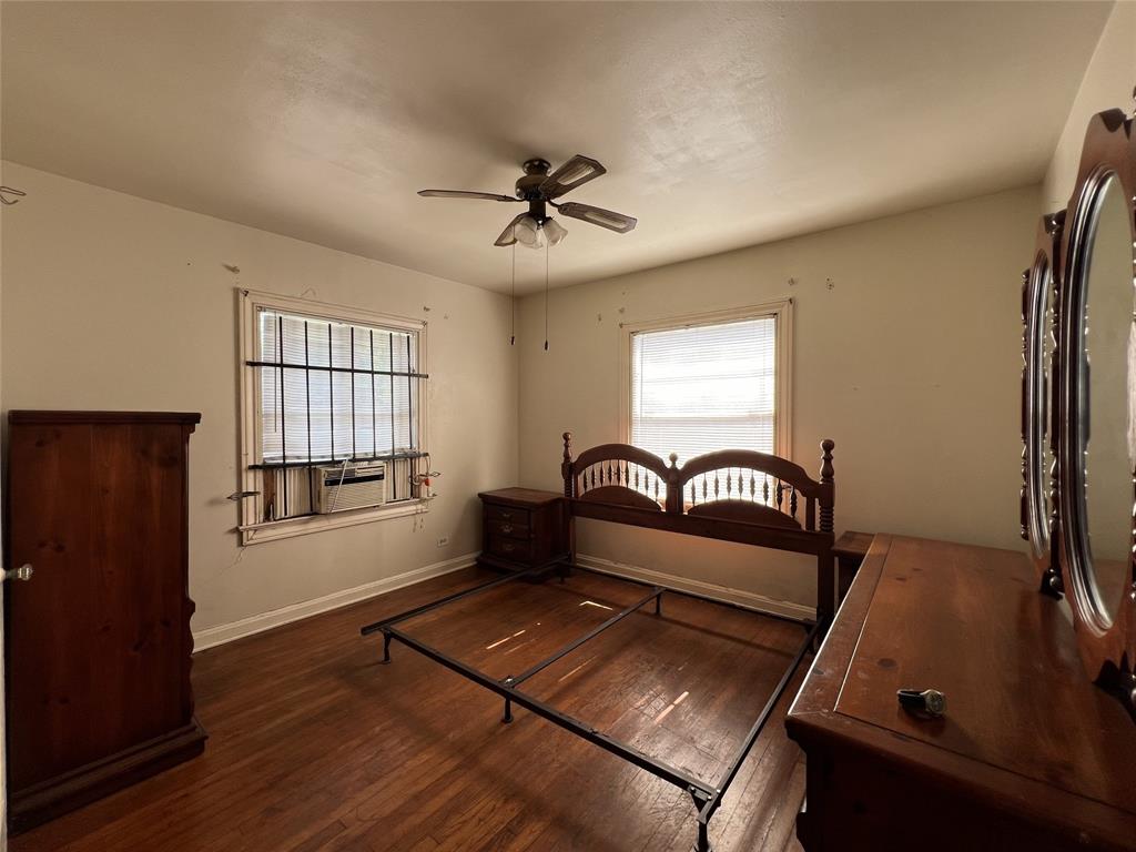 7402 Japonica St, Houston, TX 77012