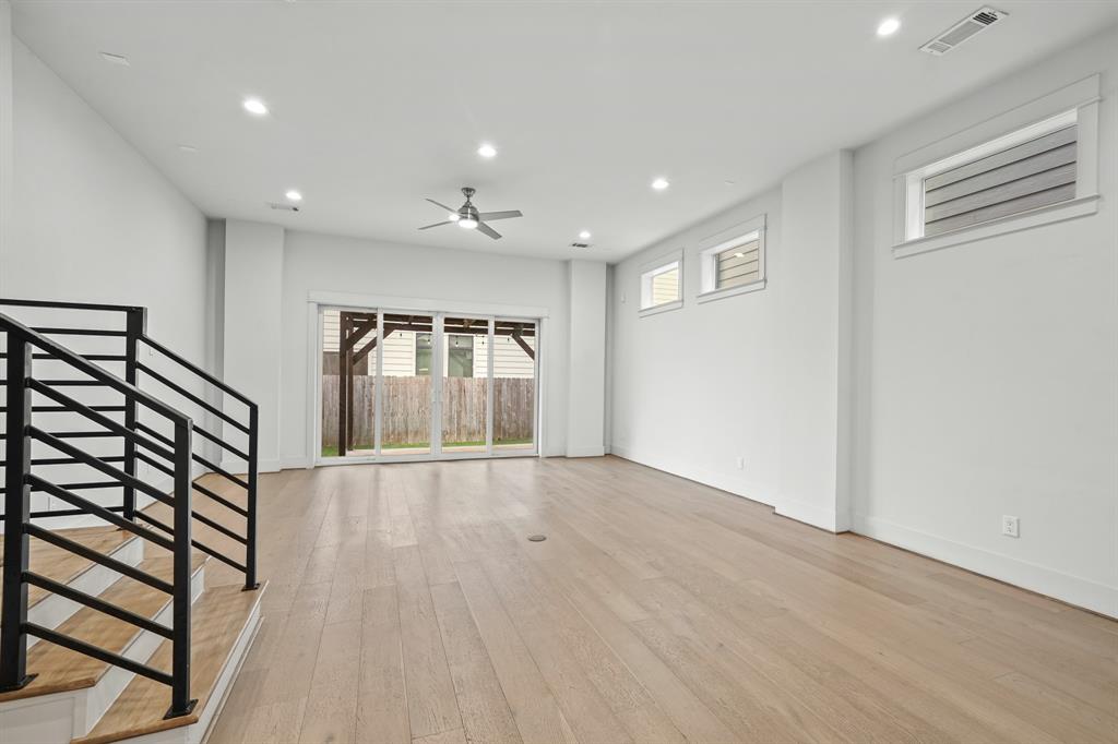 1313 Laird St, Houston, TX 77008