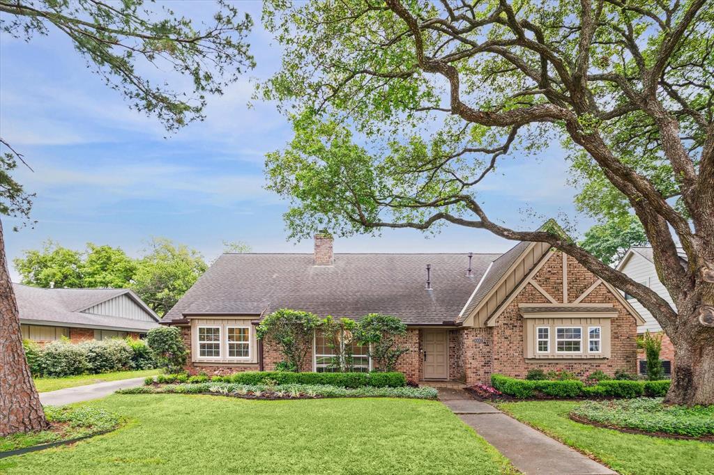 10007 Cedarhurst Dr, Houston, TX 77096