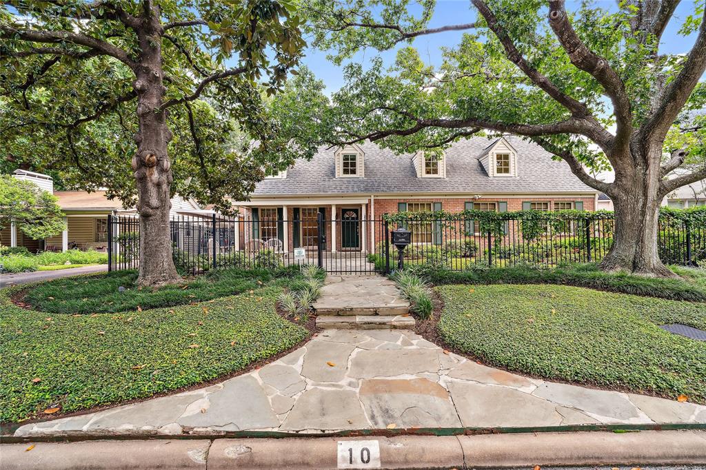 10 Hackberry Ln, Houston, TX 77027