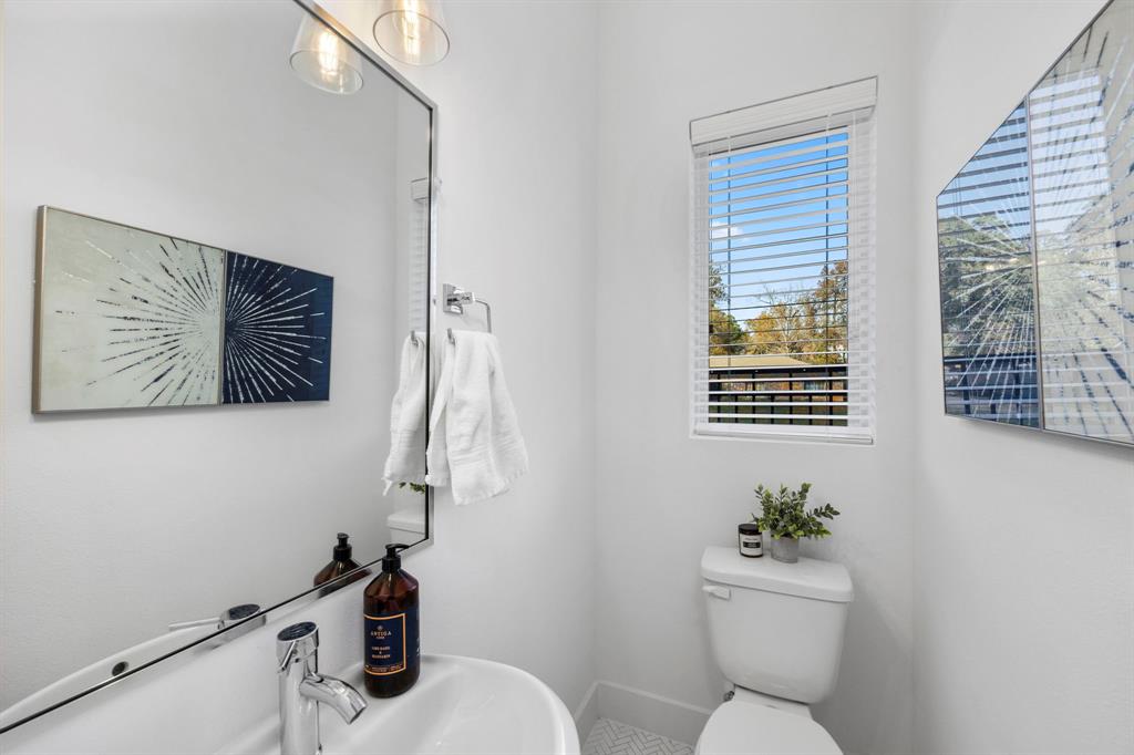 1596 W Tidwell Road, Houston, TX 77091