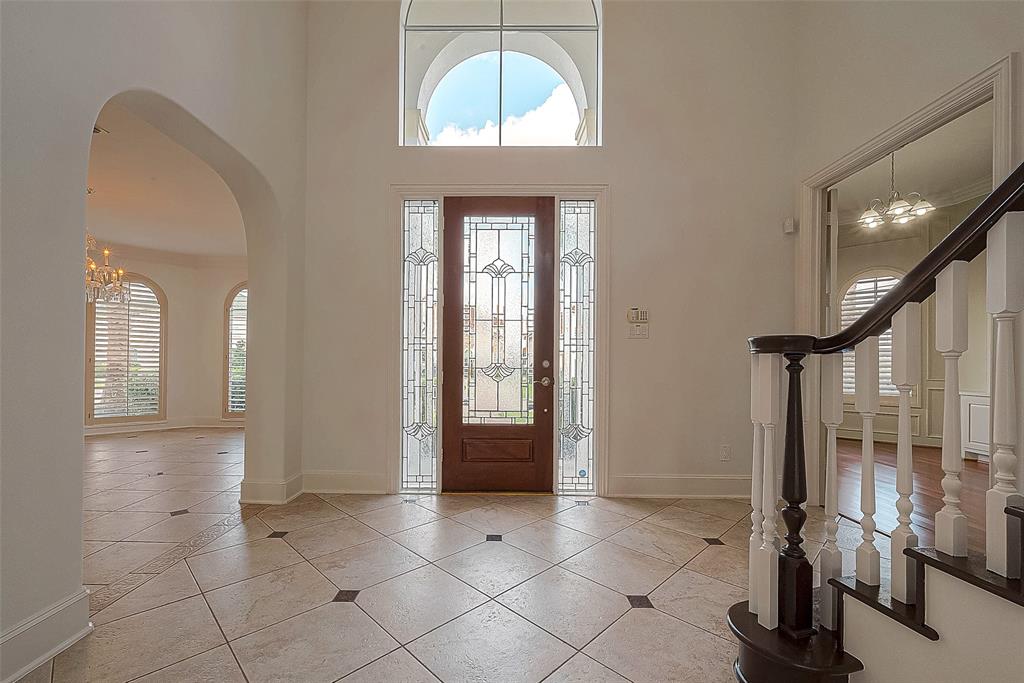 Property Detail on McCallum Realty 2025 Diamond Springs Dr, Houston TX 77077