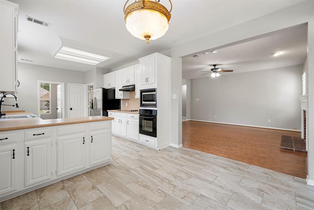 7406 Greatwood Grove Dr, Sugar Land, TX 77479