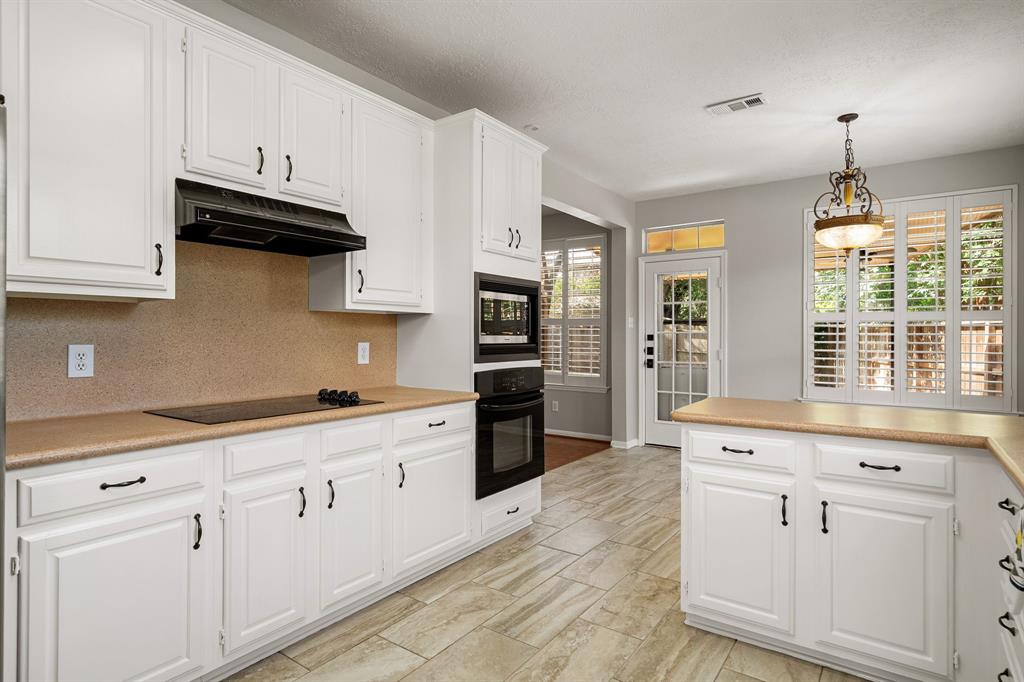 7406 Greatwood Grove Dr, Sugar Land, TX 77479