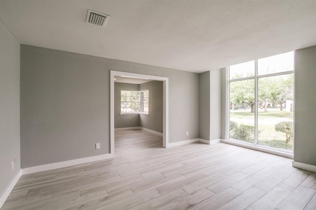 10827 Tupper Lake Dr, Houston, TX 77042