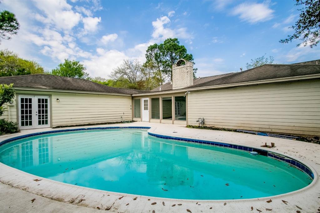 10827 Tupper Lake Dr, Houston, TX 77042