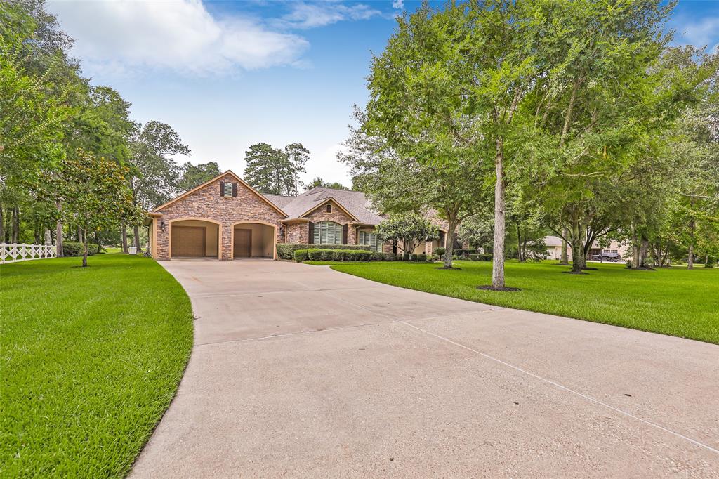 27143 Fairway Crossings Drive, Huffman, TX 77336