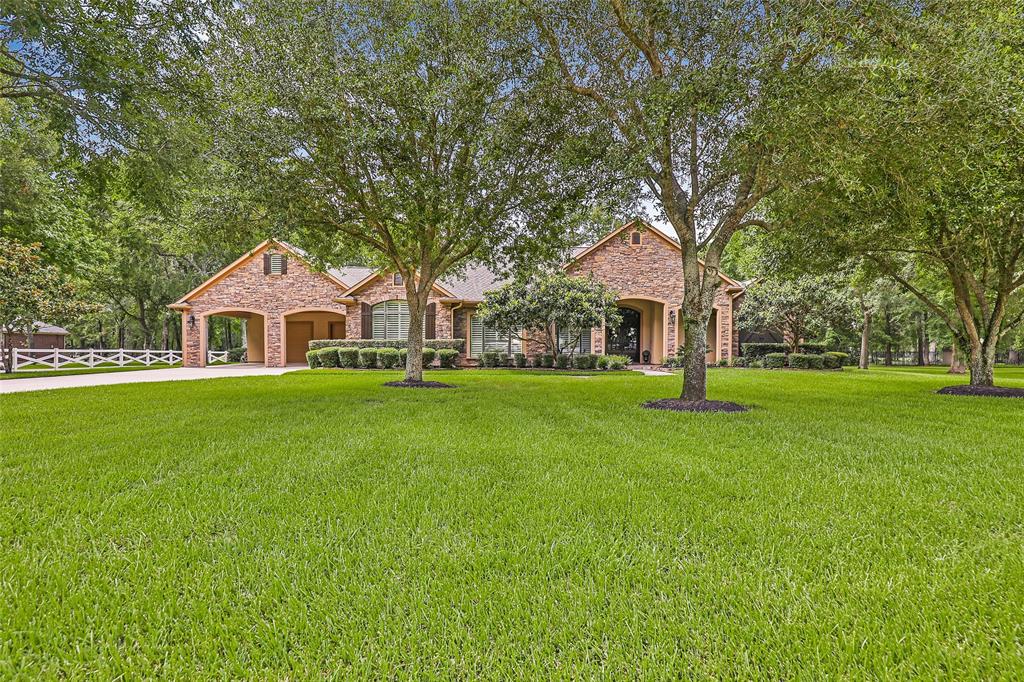 27143 Fairway Crossings Drive, Huffman, TX 77336