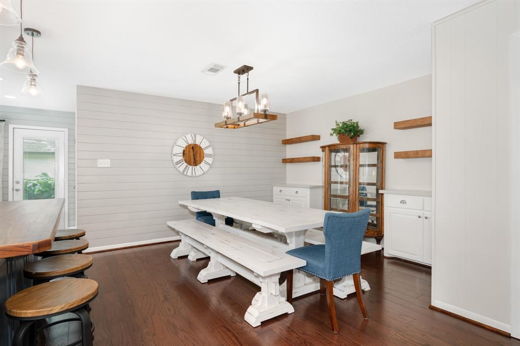 Property Detail on Theresa Riddle, Real Estate Professional 206 Van Winkle St, Lake Jackson TX