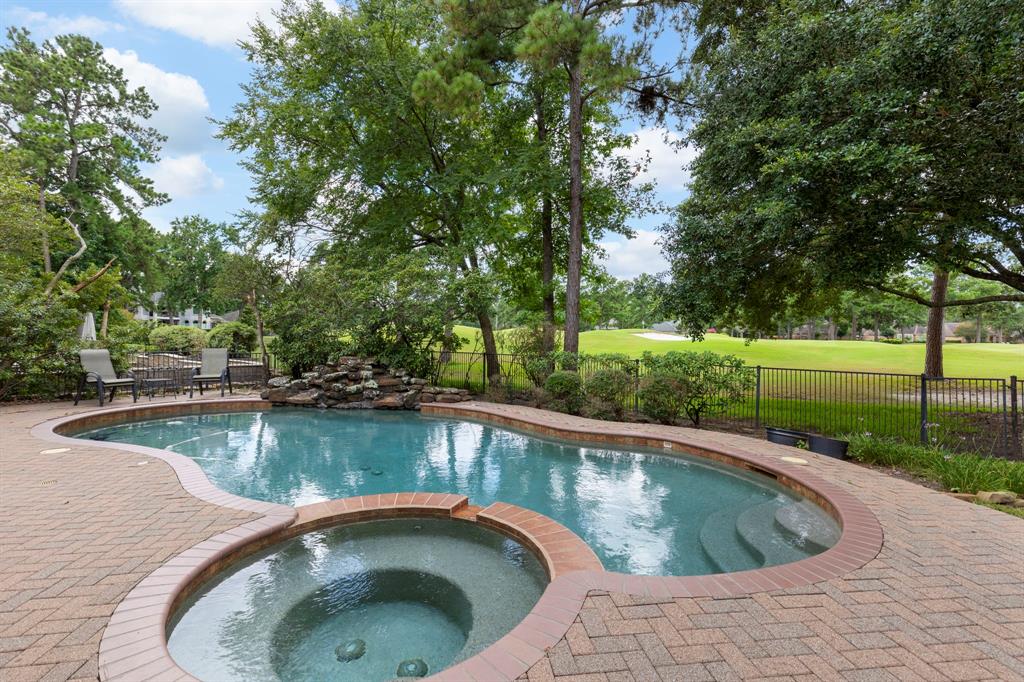 10 Shearwater Place, The Woodlands, TX 77381