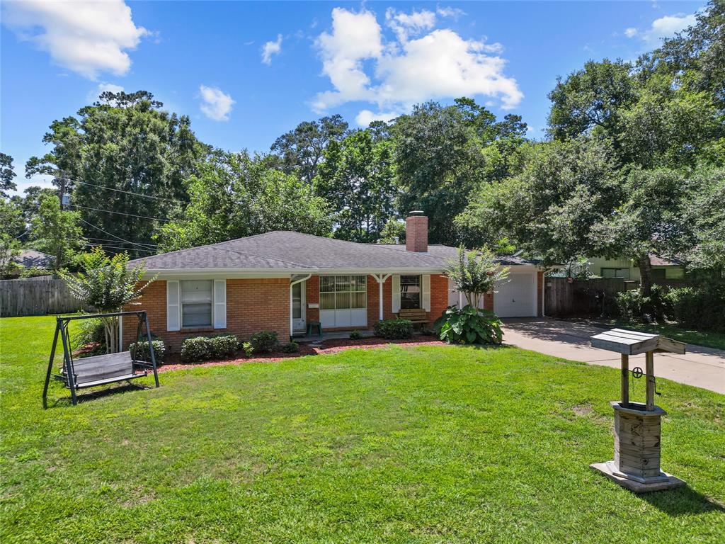 3036 Crest Drive, Dickinson, TX 77539