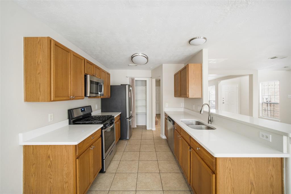 19374 Strathmore Place Ln, Katy, TX 77449