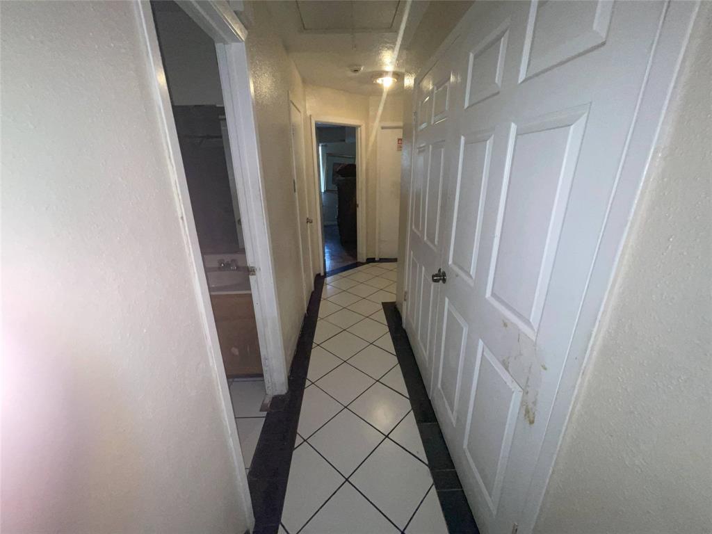 9326 Keegans Wood Dr, Houston, TX 77083
