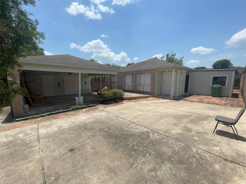 9326 Keegans Wood Dr, Houston, TX 77083