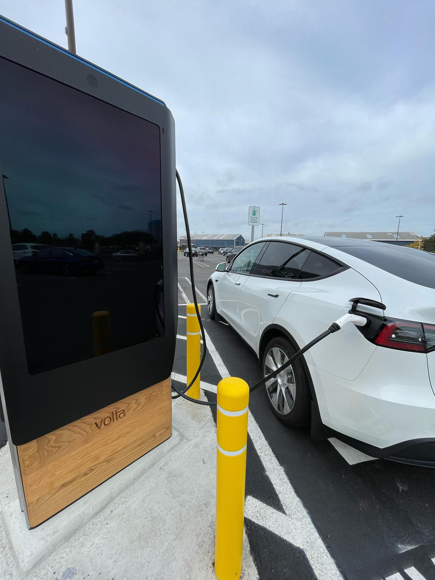 Stop & Shop Revere, MA EV Station