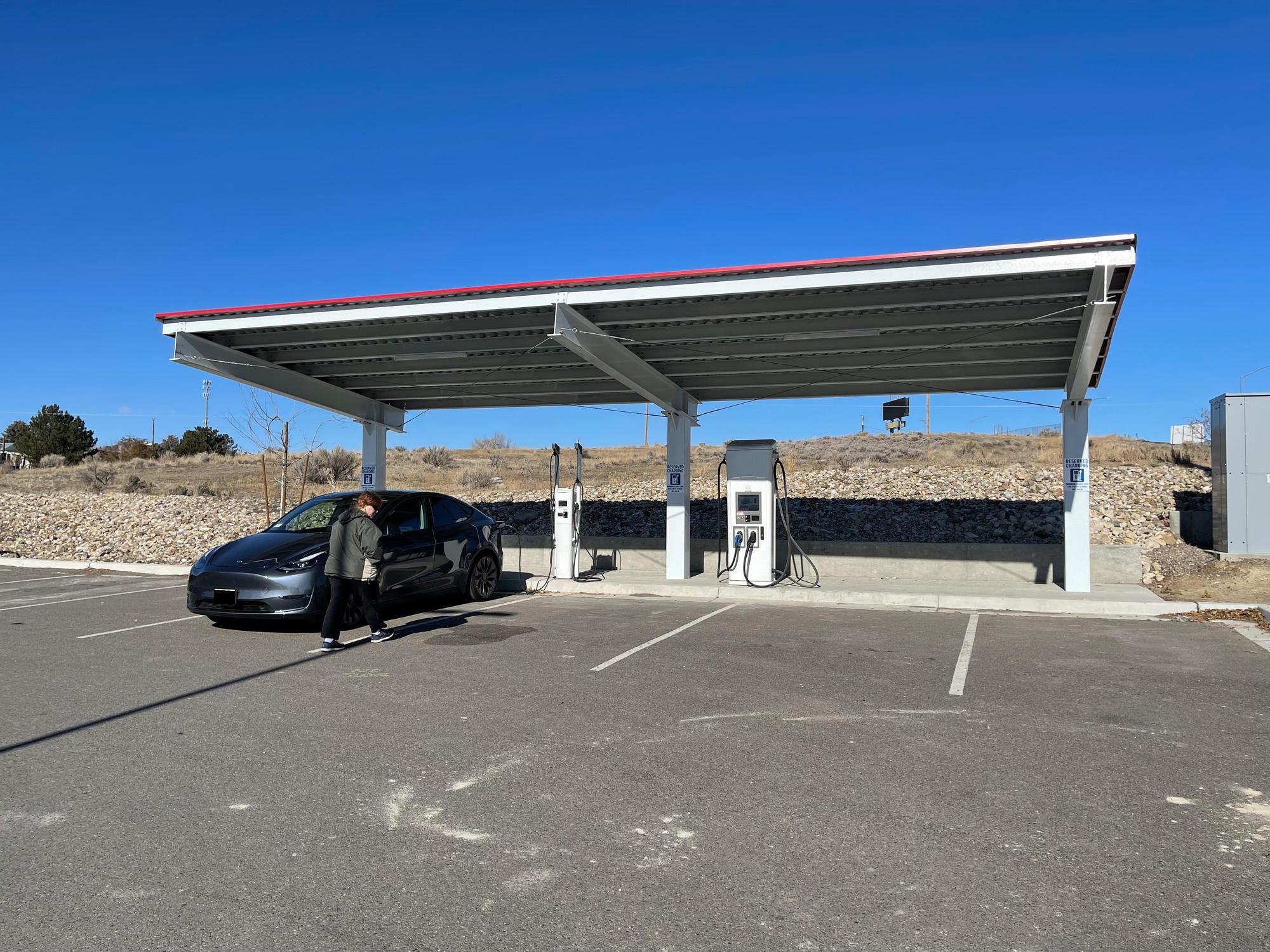 Khoury's Fresh Market Shell Recharge Carlin, NV EV Station