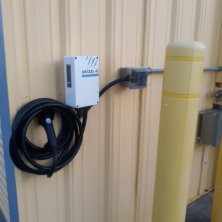 AA Self Storage Jacksonville, NC EV Station