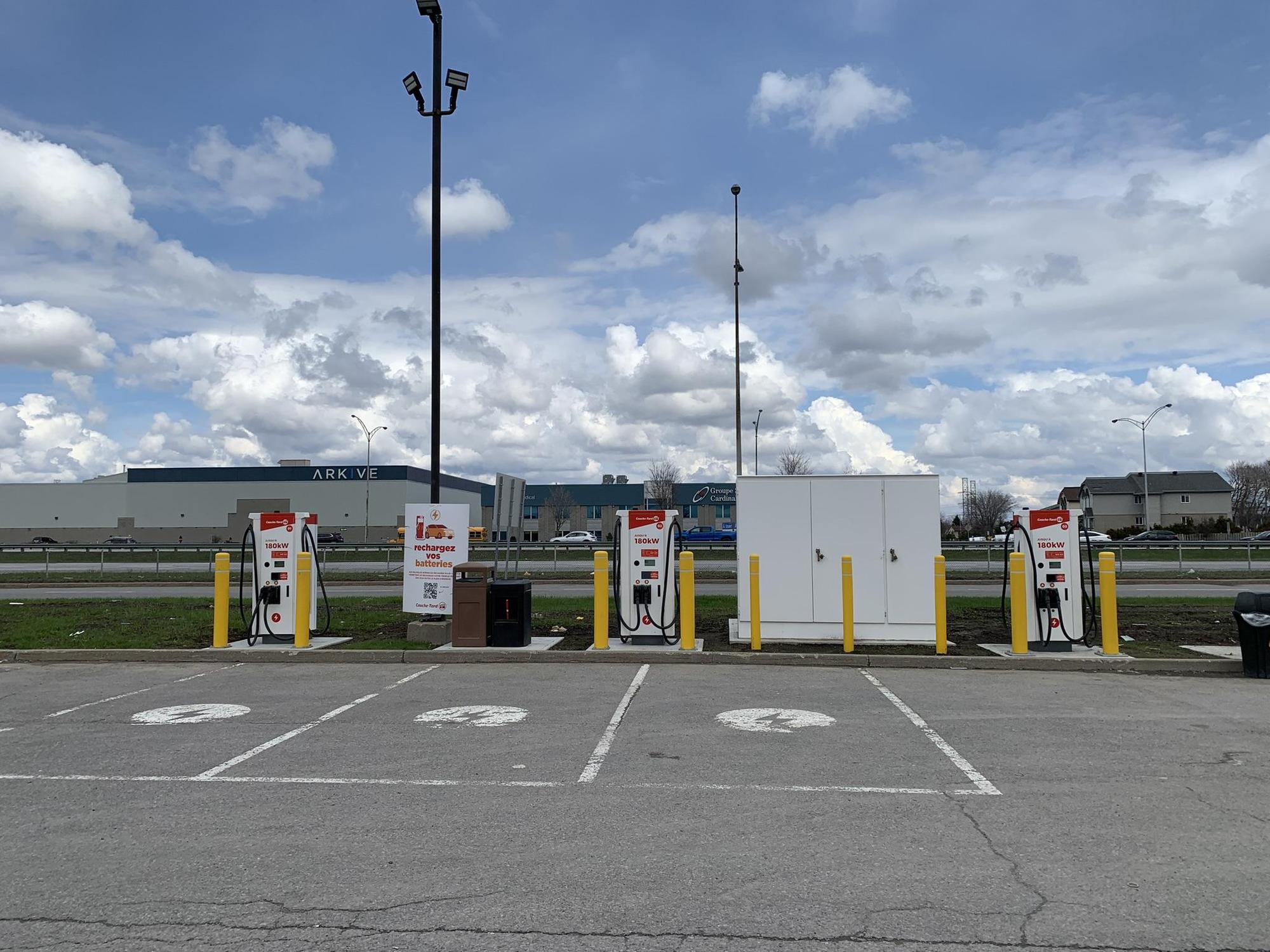 CoucheTard Laval A13 Laval, QC EV Station