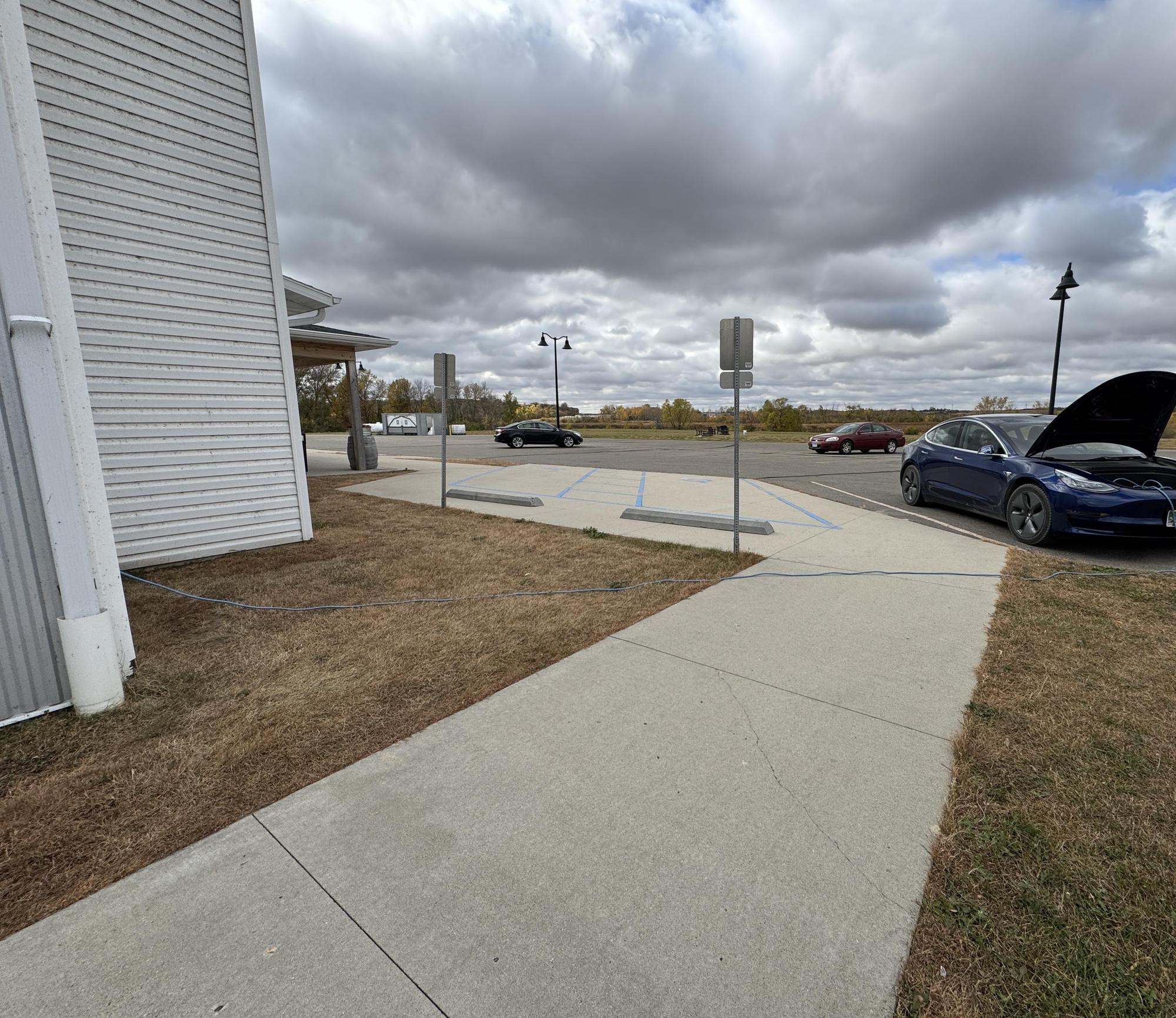 Lakes Inn at Dunvilla Pelican Rapids, MN EV Station