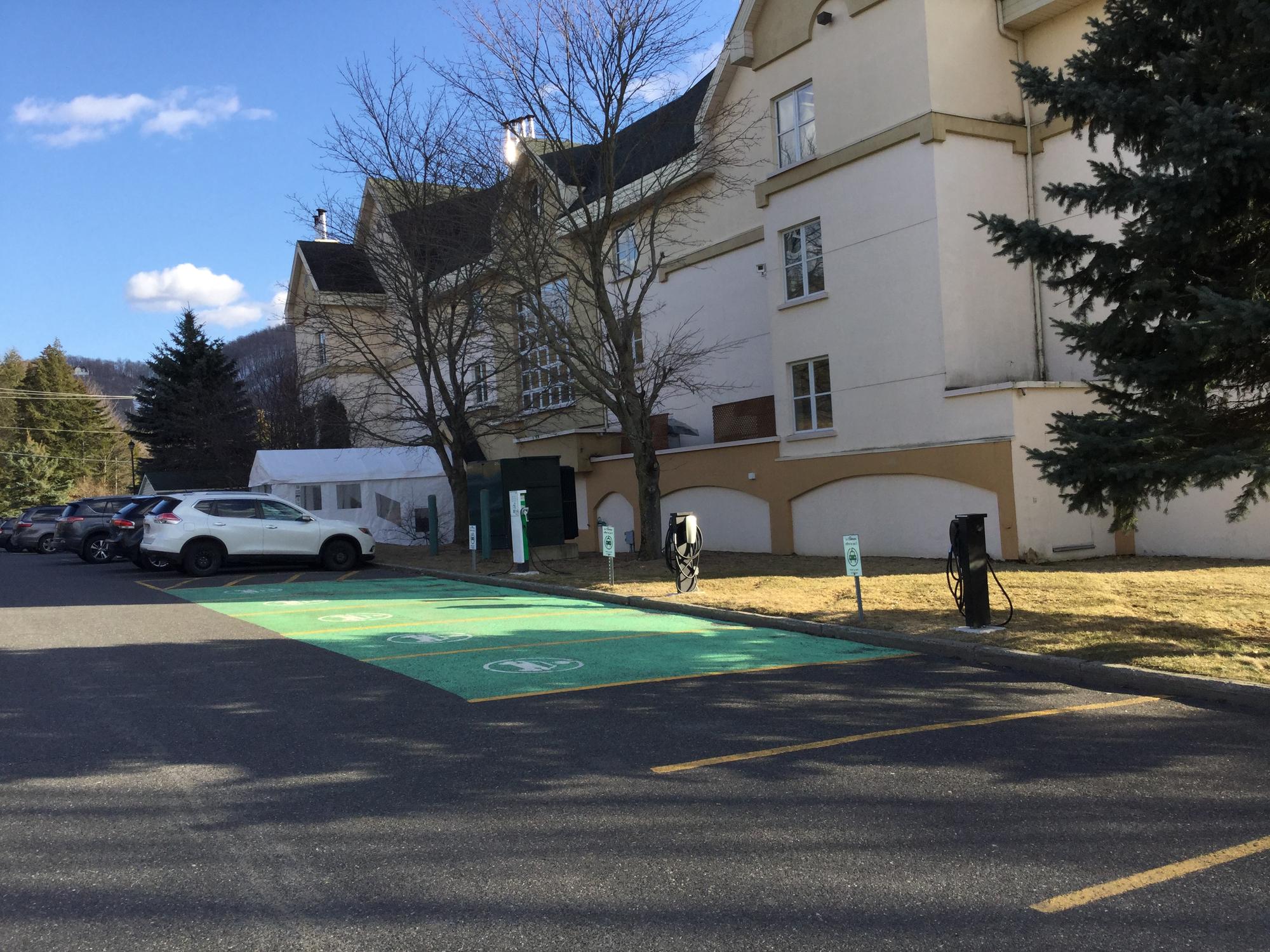Domaine Château Bromont Bromont, QC EV Station